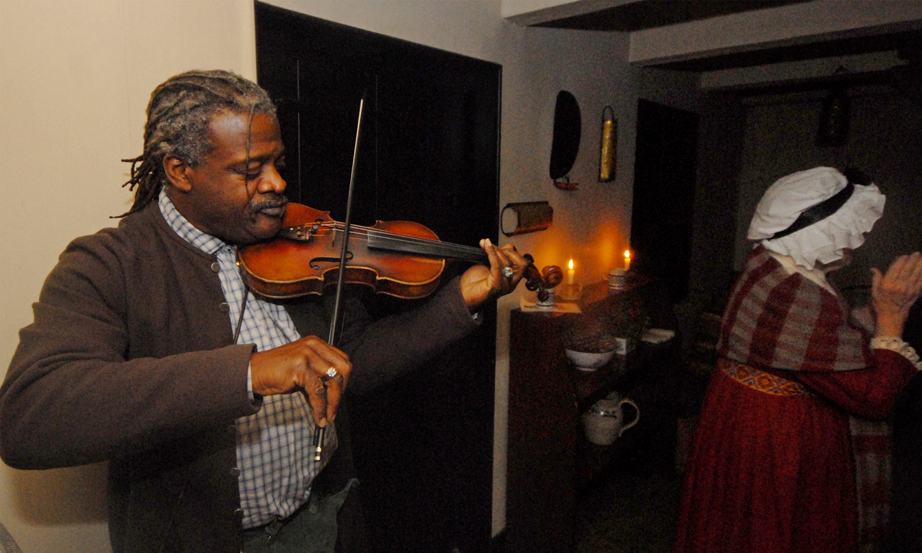 A musician performs at Van Cortlandt Manor