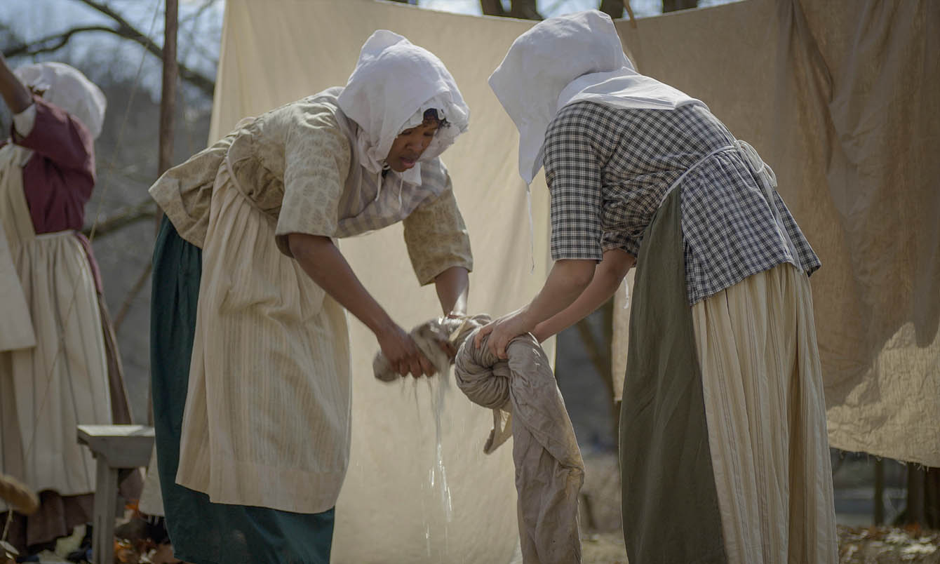 Two actors portray laundering